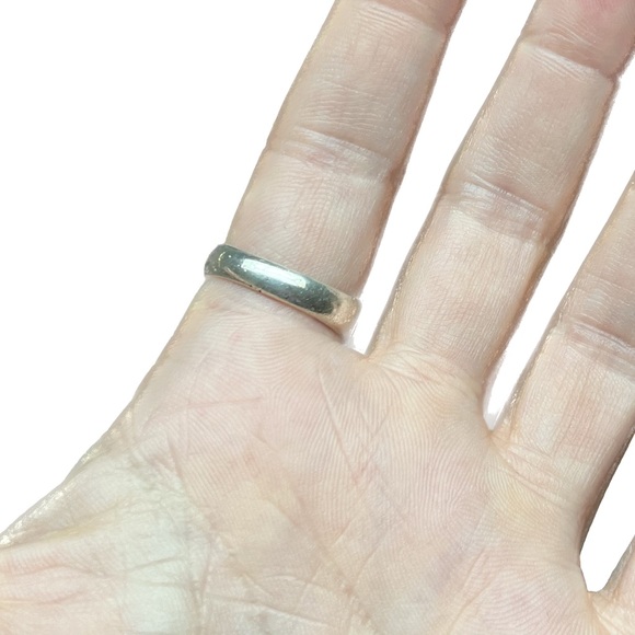 Birks Sterling Silver “Vincent Massey” Class Ring. Circa late 1960’s. Unisex. - Picture 4 of 4